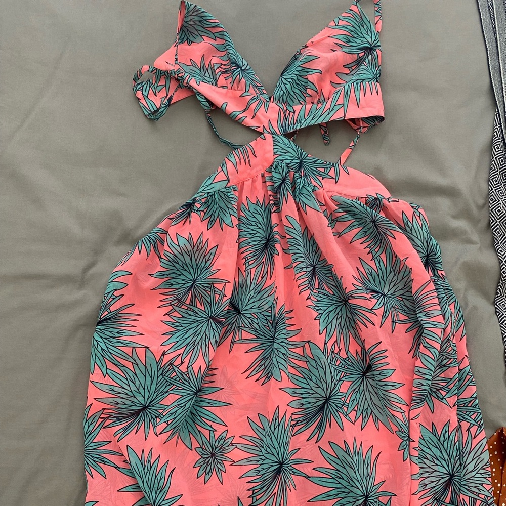 Size L cover up dress from boohoo